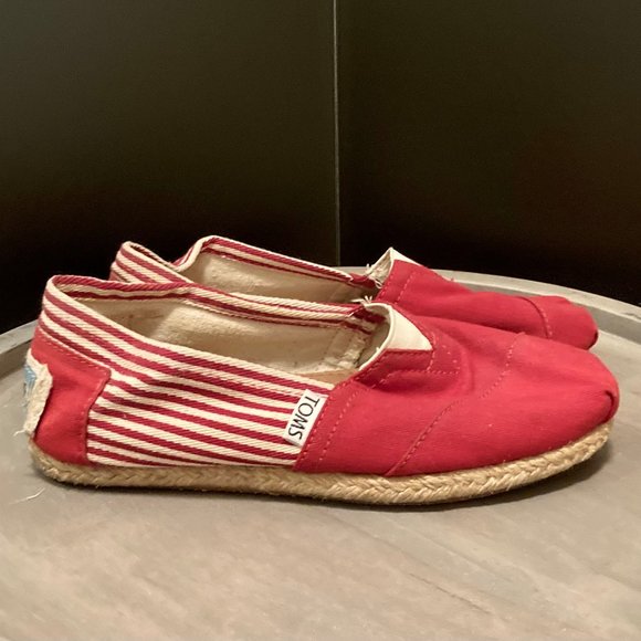 TOMS SHOES SIZE 5 US VERY GOOD CONDITION - Picture 1 of 3